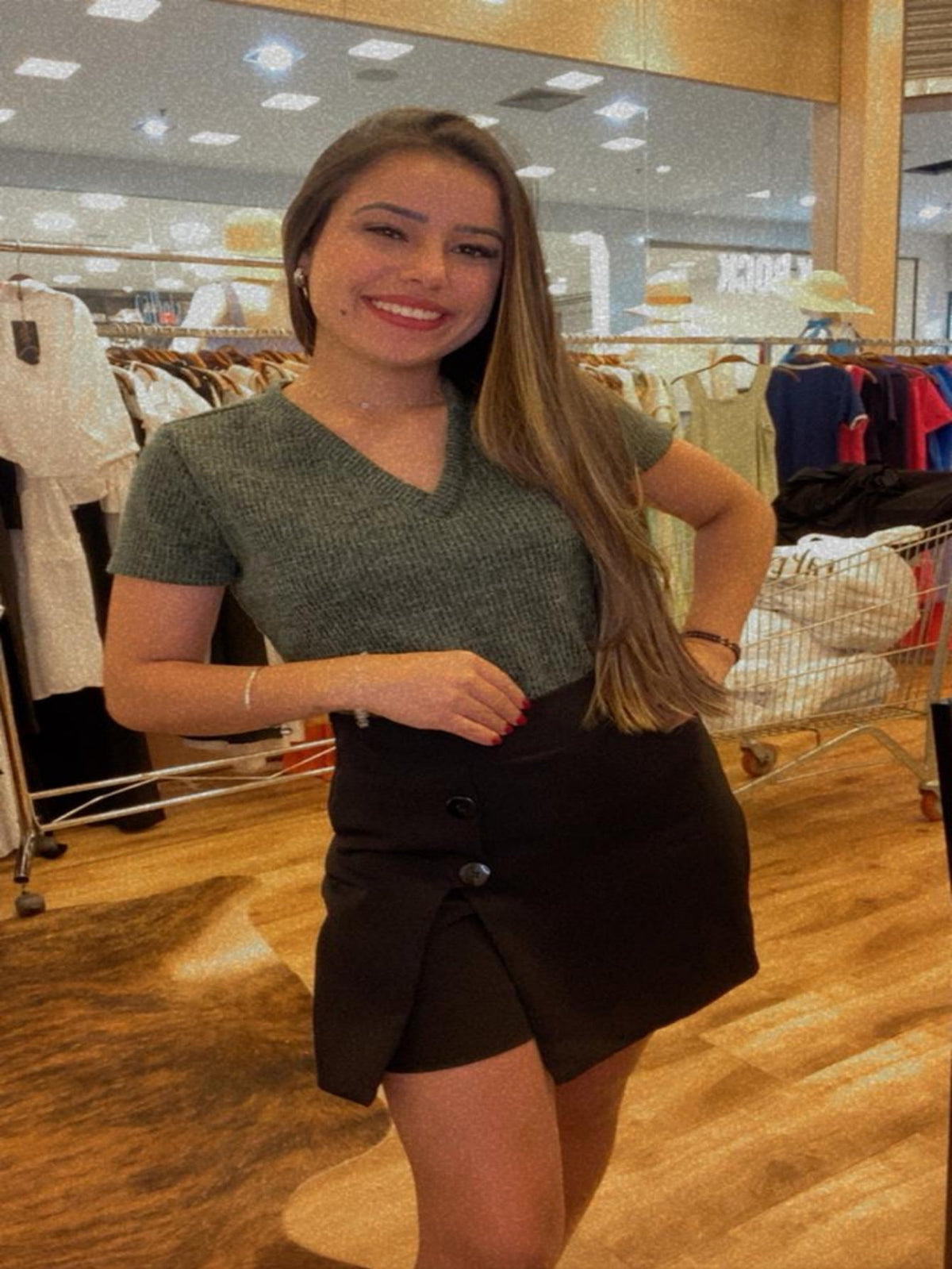 Blusa Goreti, em decote em V, no tricô