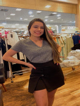 Blusa Goreti, em decote em V, no tricô